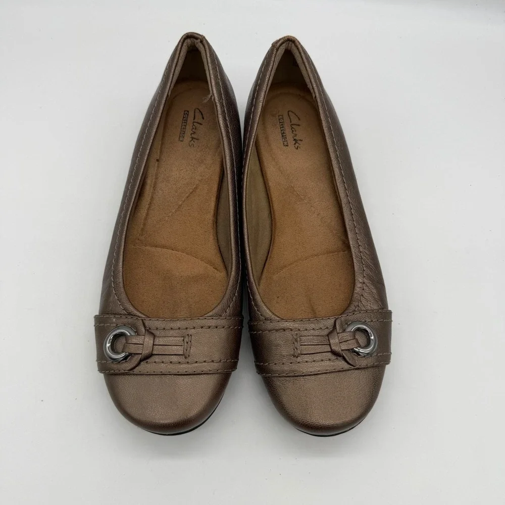 Clarks Collection Womens Bronze Metallic Leather Flats Shoes 6 M 26101518